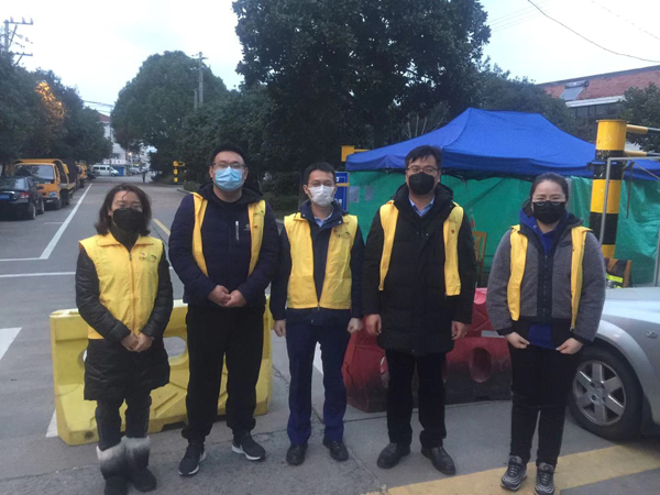 1-1  欣捷建設黨員(yuán)代表積極投身(shēn)甬江街(jiē)道(dào)夏家(jiā)村(cūn)疫情防控工(gōng)作(zuò).JPG