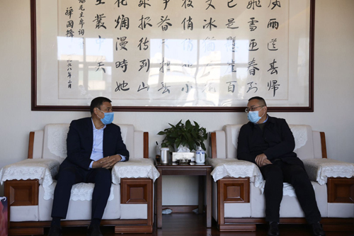 1582772189934546.jpg 市(shì)委書(shū)記金(jīn)昕與集團董事(shì)長(cháng)蔣偉平深入交談.jpg