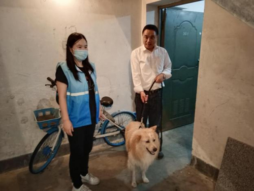 1658391480109045.jpg 02 陶彩玲走訪養狗的(de)住戶了(le)解情況-1.jpg