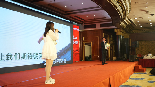 1677486822626269.jpg 19 歌(gē)曲:《明(míng)天會(huì)更好(hǎo)》.JPG