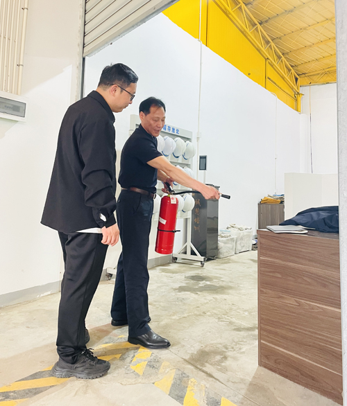 1683680305316369.jpg 01 甯波市(shì)建築市(shì)場(chǎng)管理(lǐ)服務總站(zhàn)領導赴學校(xiào)開(kāi)展焊工(gōng)作(zuò)業(yè)專項整治工(gōng)作(zuò)-1.jpg