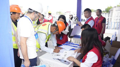 1692864440682610.jpg 02 簽到(dào)現(xiàn)場(chǎng)-1.jpg