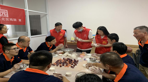 1695774761747109.jpg 05 月(yuè)餅制(zhì)作(zuò)環節.jpg