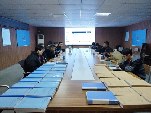 1703663747618681.jpg 01 《勞務标準化(huà)操作(zuò)規定》的(de)宣貫培訓會(huì)議(yì)現(xiàn)場(chǎng)-1.jpg