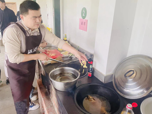 02  廚藝比拼現(xiàn)場(chǎng)-2.jpg