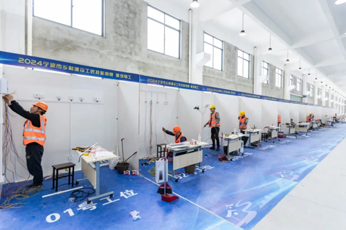 16  電(diàn)工(gōng)比賽實操現(xiàn)場(chǎng)-4.jpg